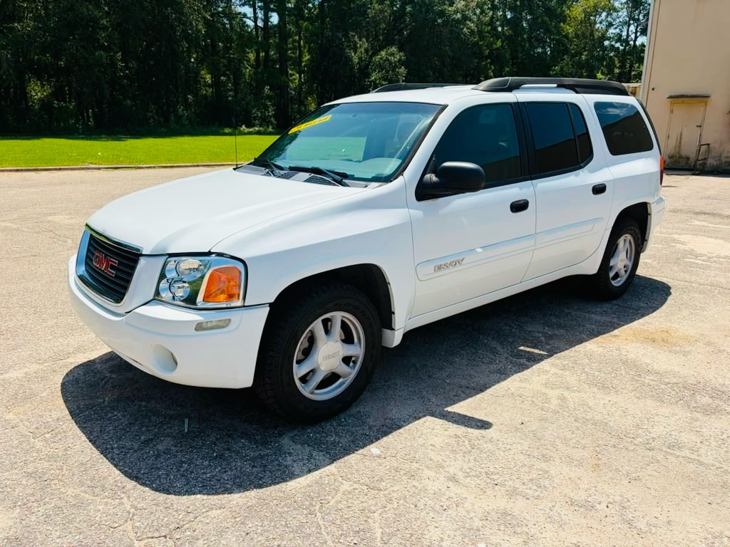Photo 2 of this GMC ENVOY XL
