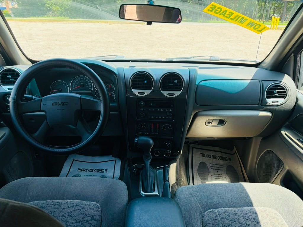 Photo 21 of this GMC ENVOY XL