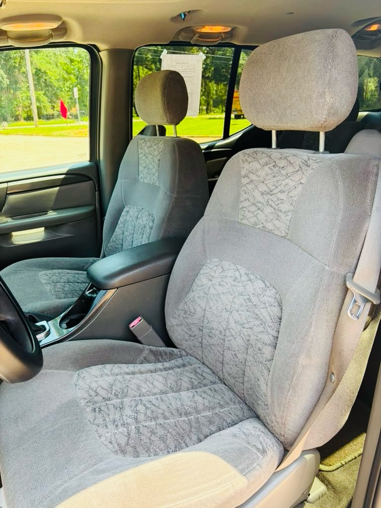 Photo 12 of this GMC ENVOY XL
