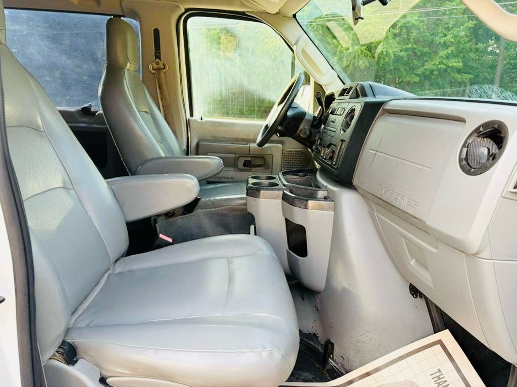 Photo 11 of this FORD E-SERIES