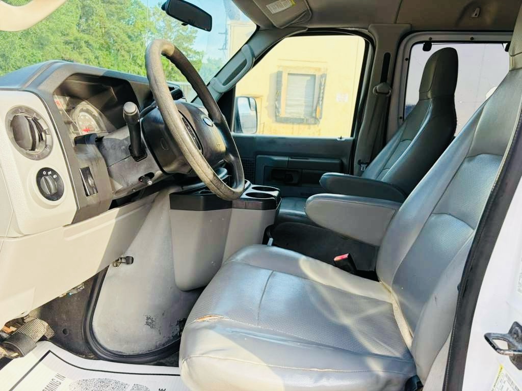 Photo 10 of this FORD E-SERIES