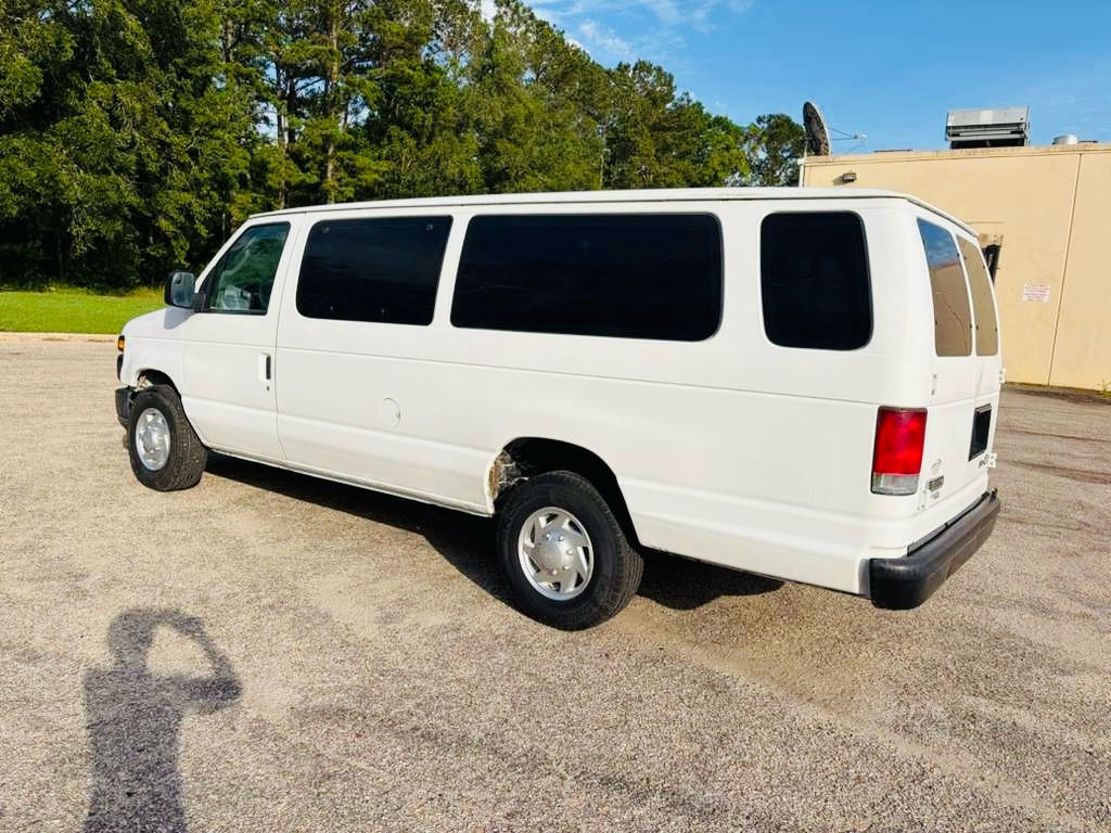 Photo 4 of this FORD E-SERIES
