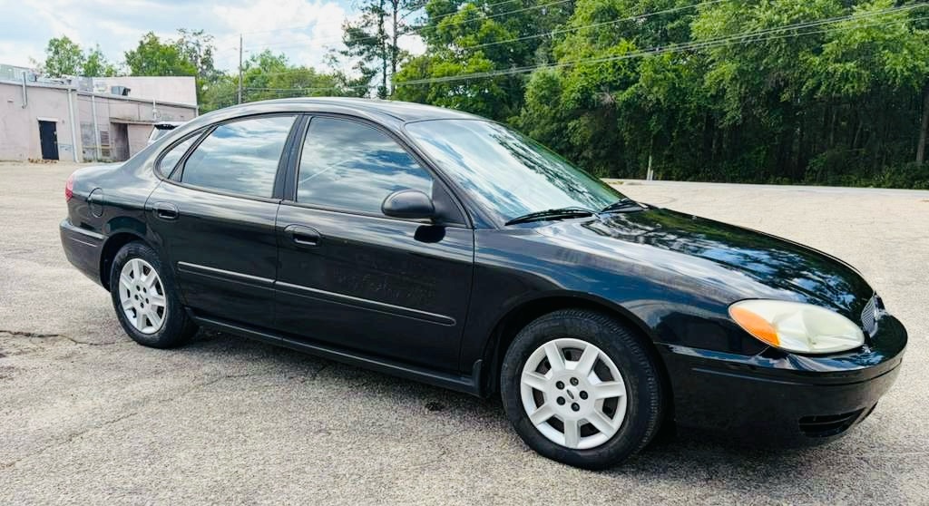Photo 8 of this FORD TAURUS