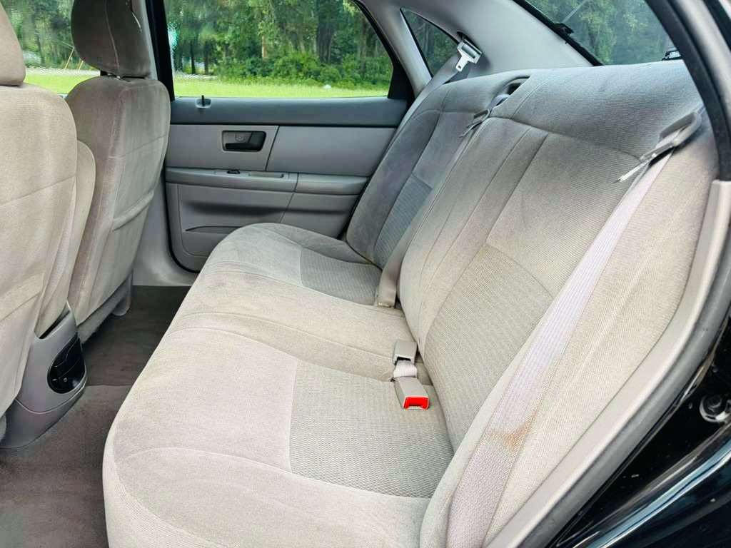 Photo 12 of this FORD TAURUS