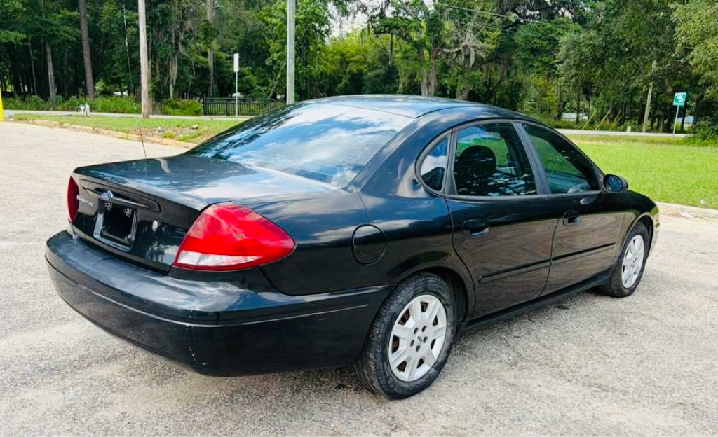 Photo 6 of this FORD TAURUS