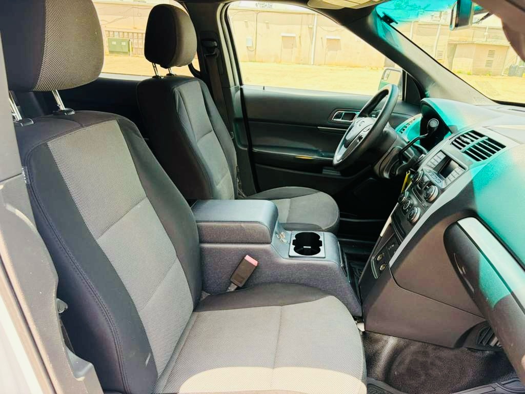 Photo 15 of this FORD EXPLORER