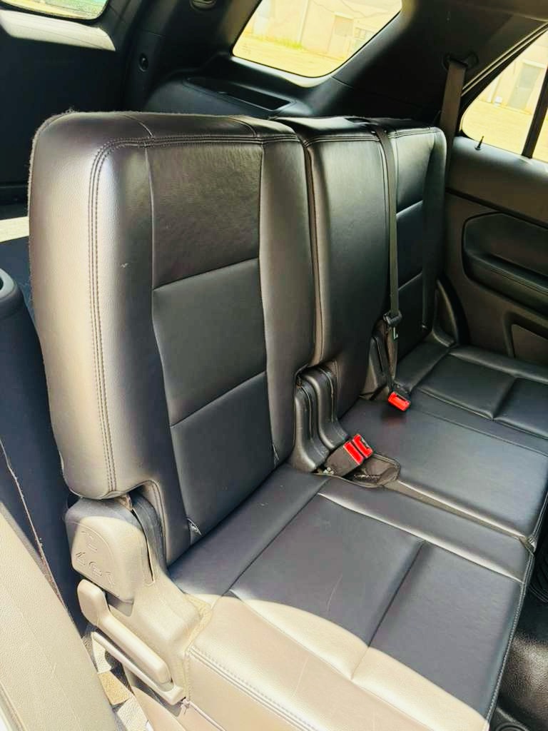 Photo 13 of this FORD EXPLORER