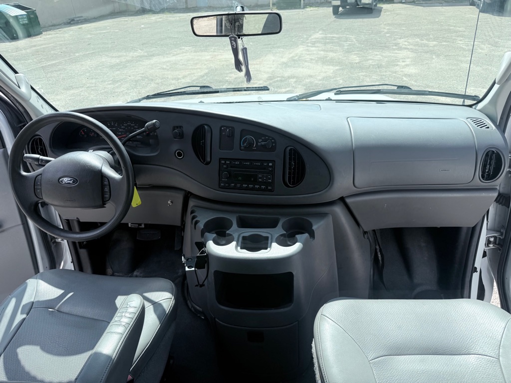 Photo 19 of this FORD E-SERIES