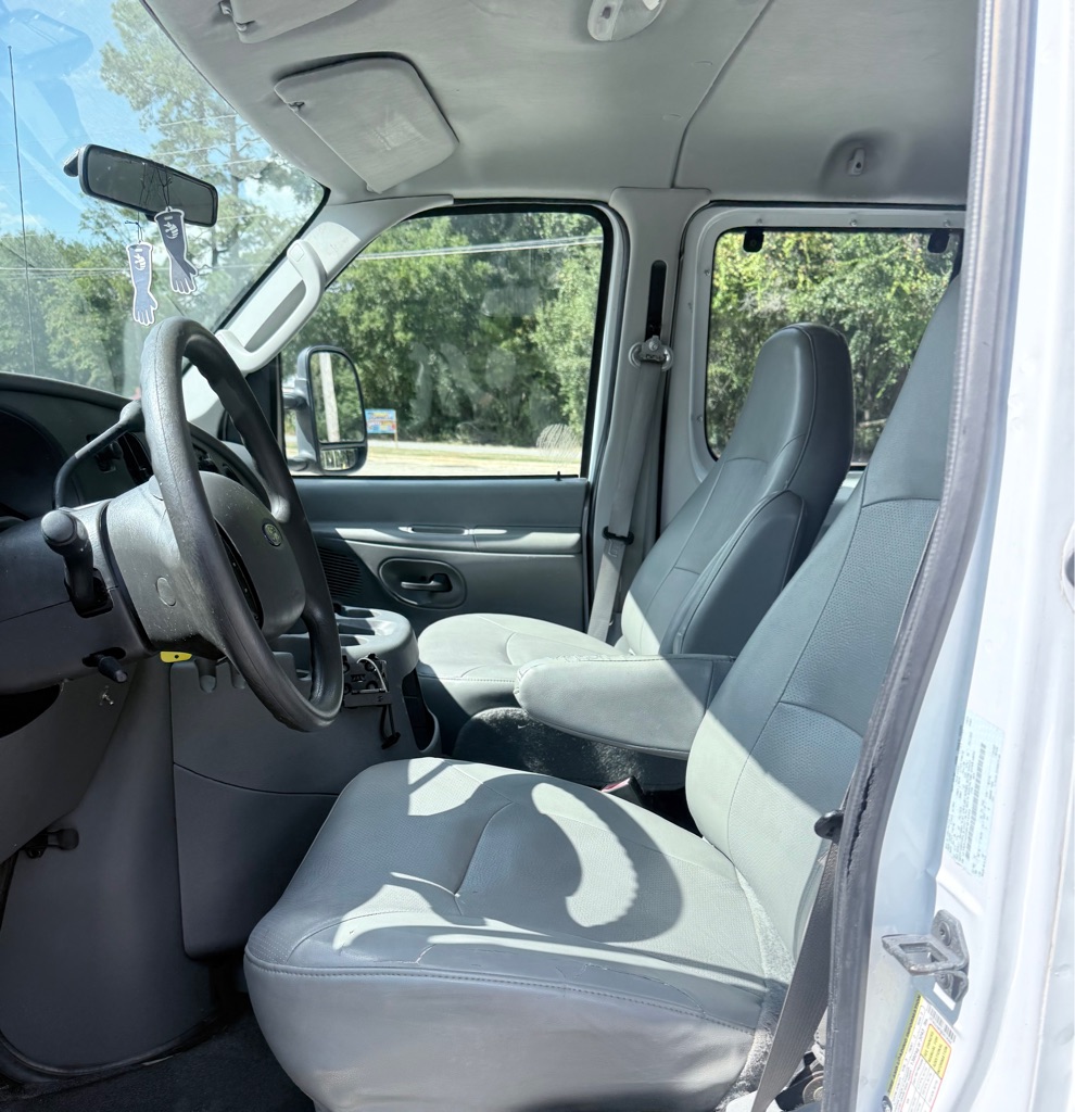 Photo 12 of this FORD E-SERIES