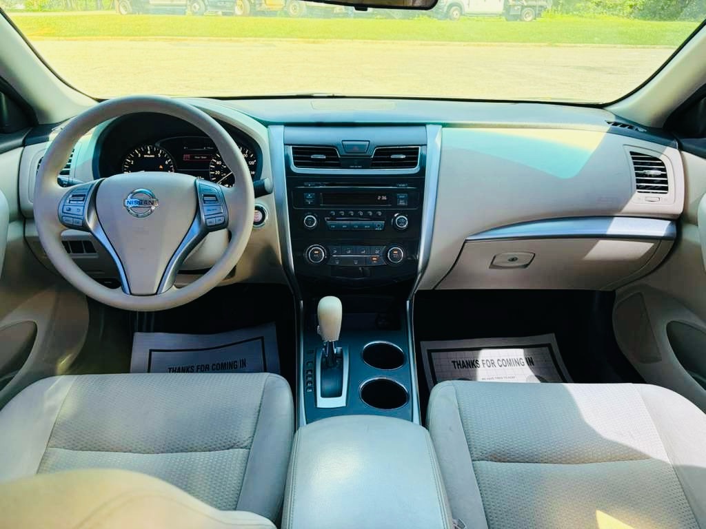 Photo 19 of this NISSAN ALTIMA