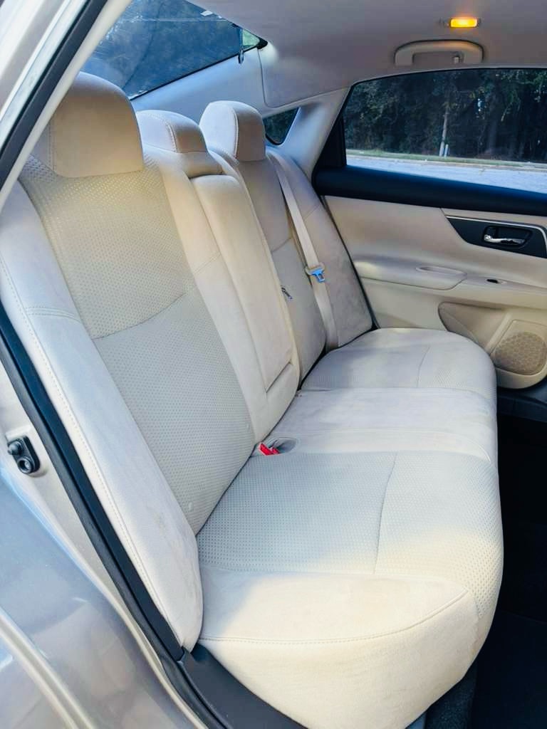 Photo 15 of this NISSAN ALTIMA