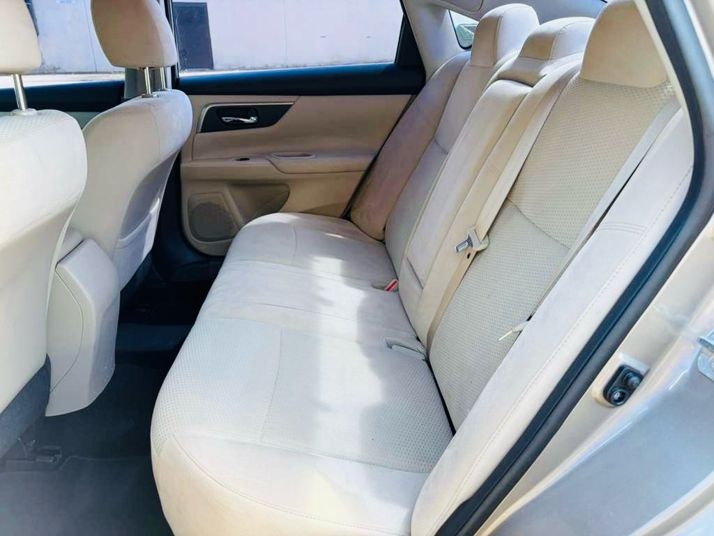 Photo 12 of this NISSAN ALTIMA