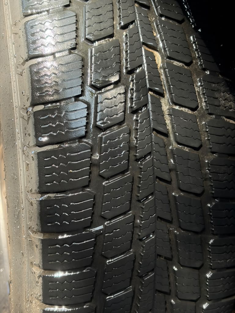 Photo 23 of this TOYOTA RAV4