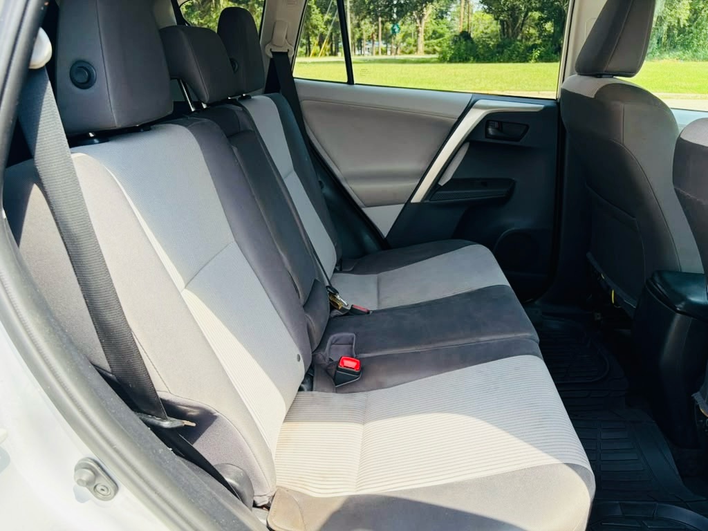 Photo 16 of this TOYOTA RAV4