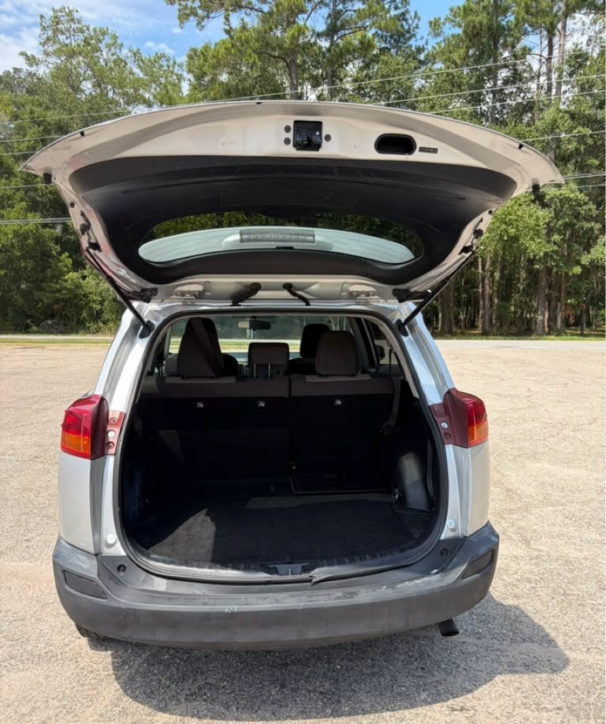 Photo 6 of this TOYOTA RAV4