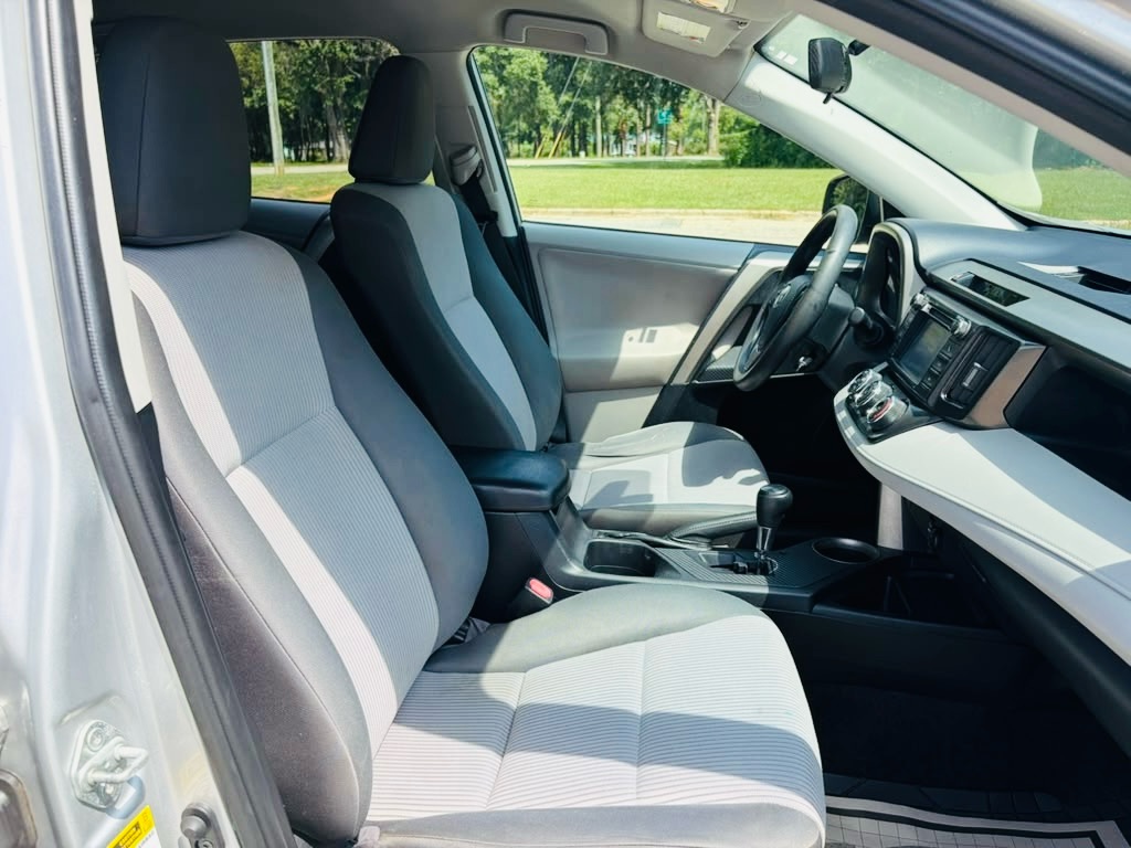 Photo 18 of this TOYOTA RAV4