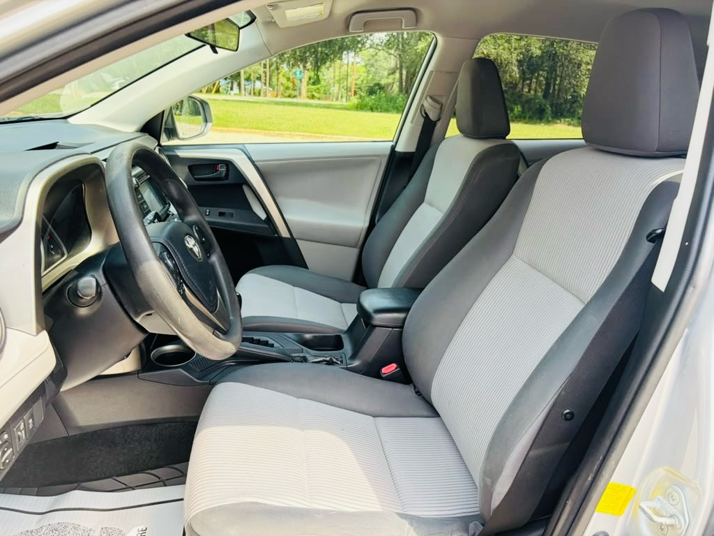 Photo 12 of this TOYOTA RAV4