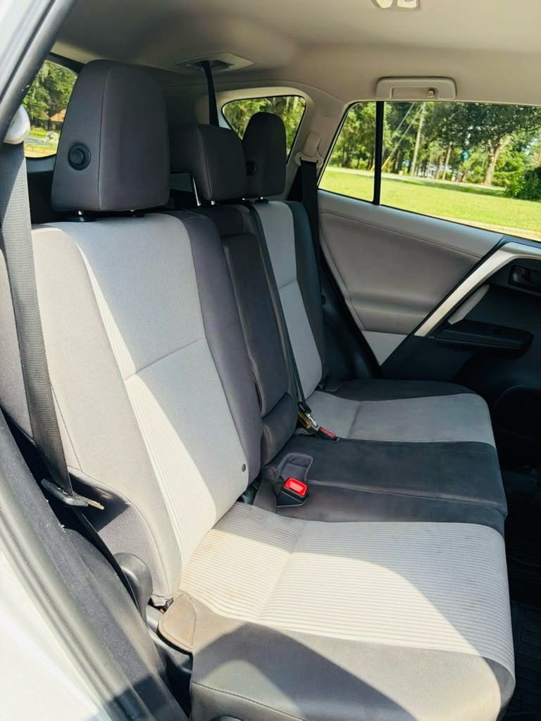 Photo 17 of this TOYOTA RAV4