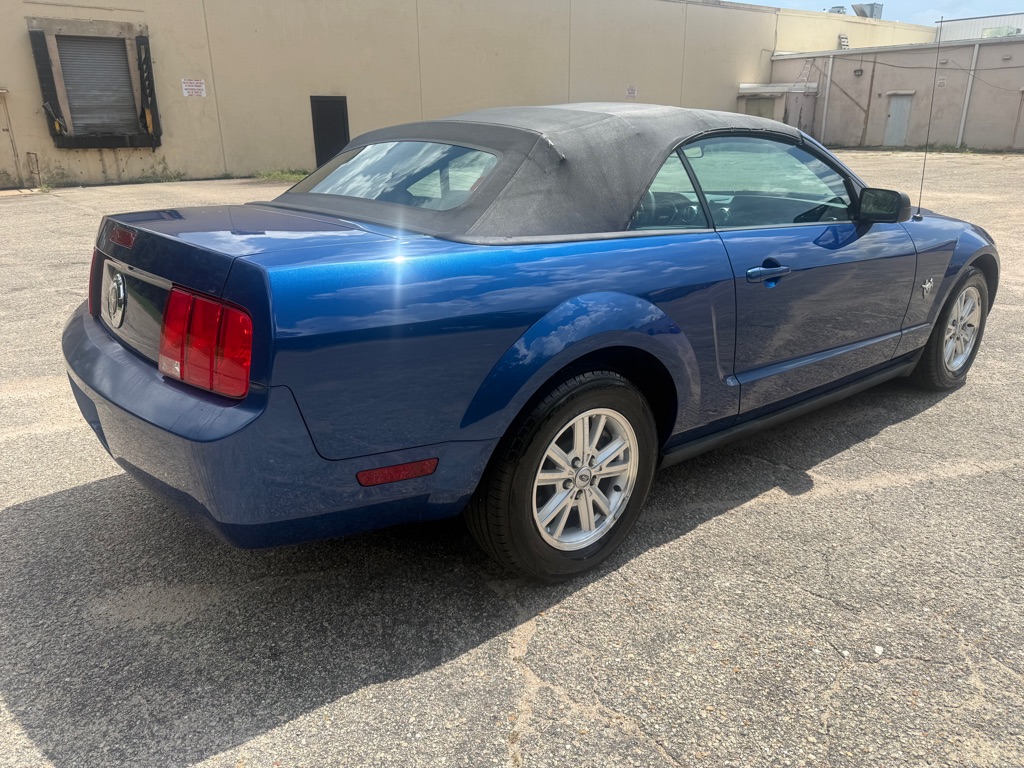 Photo 4 of this FORD MUSTANG