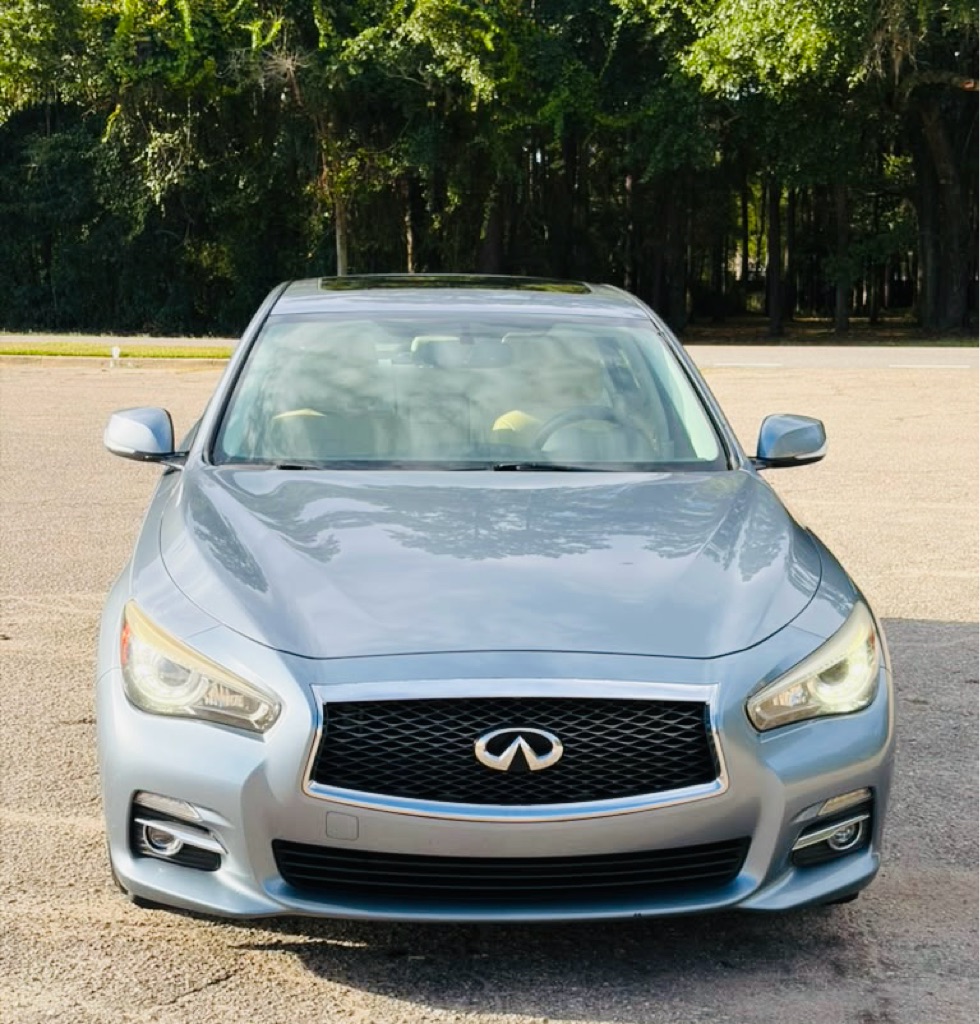 2015 INFINITI Q50