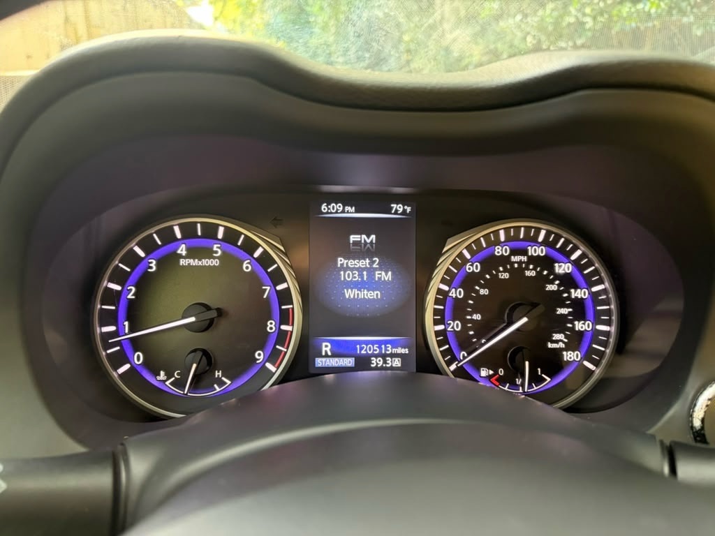 Photo 11 of this INFINITI Q50
