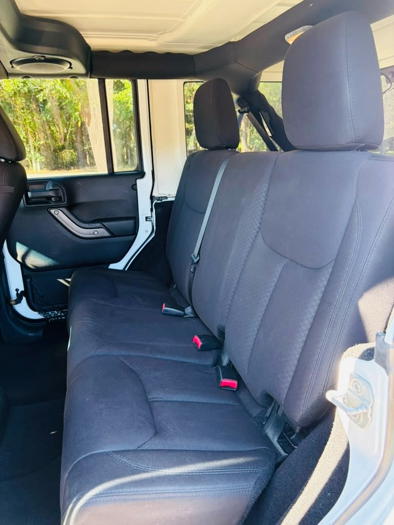 Photo 17 of this JEEP WRANGLER UNLIMI
