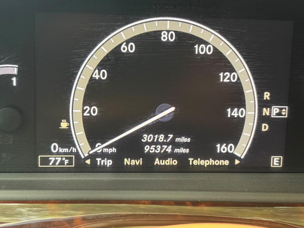 Photo 12 of this MERCEDES-BENZ S-CLASS