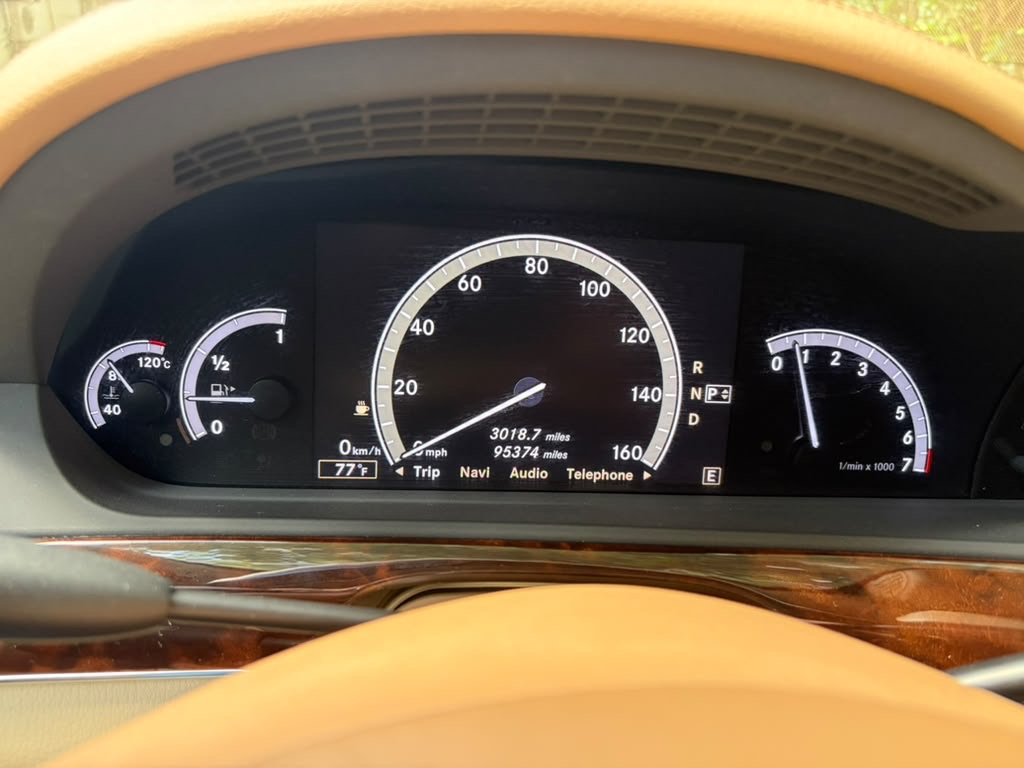 Photo 11 of this MERCEDES-BENZ S-CLASS