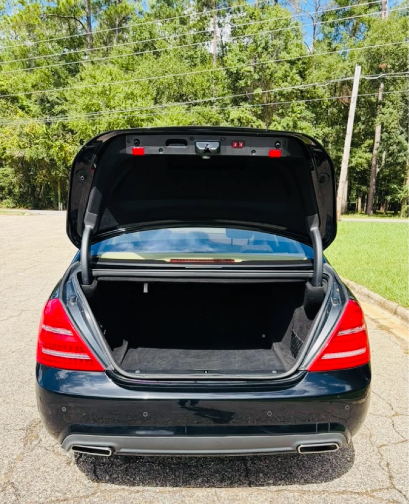 Photo 6 of this MERCEDES-BENZ S-CLASS