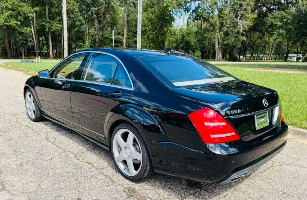 Photo 7 of this MERCEDES-BENZ S-CLASS