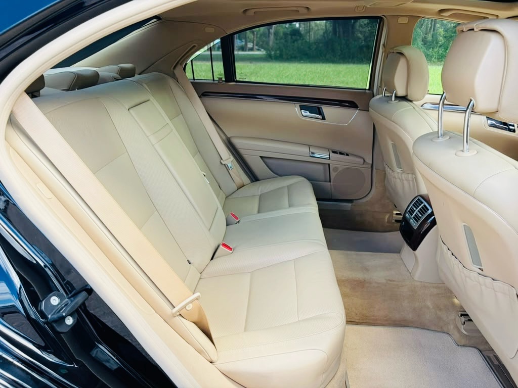 Photo 20 of this MERCEDES-BENZ S-CLASS