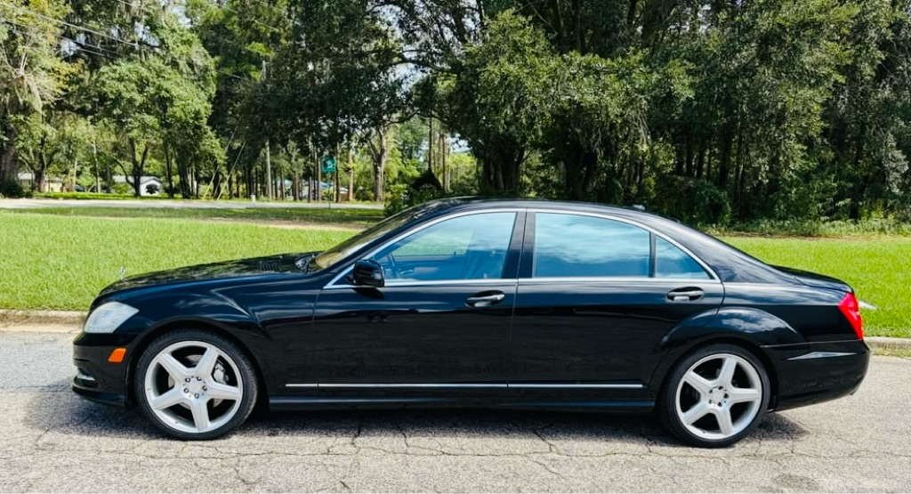 Photo 8 of this MERCEDES-BENZ S-CLASS