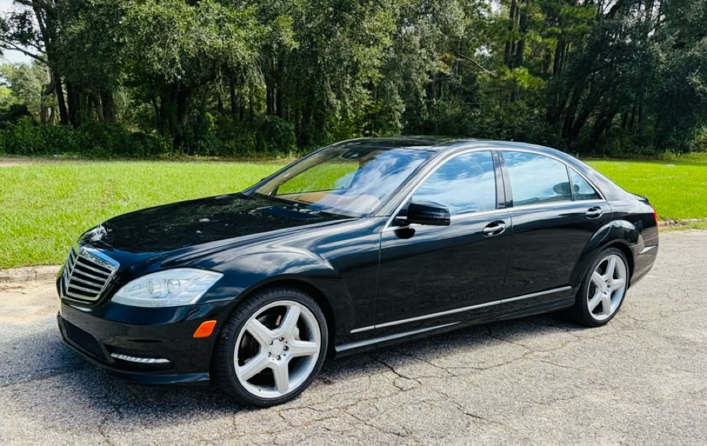 Photo 9 of this MERCEDES-BENZ S-CLASS