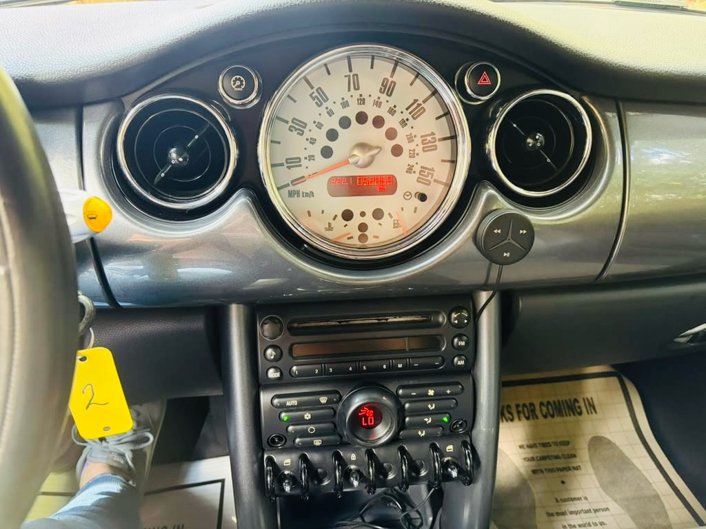 Photo 15 of this MINI COOPER