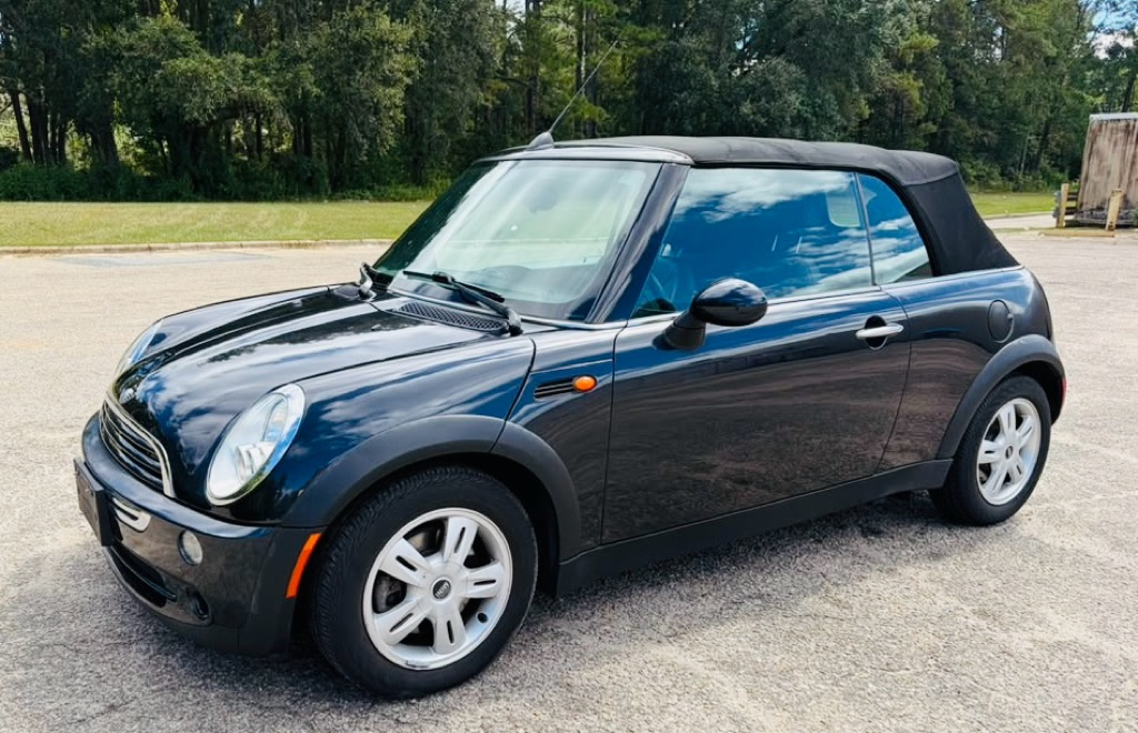 Photo 2 of this MINI COOPER