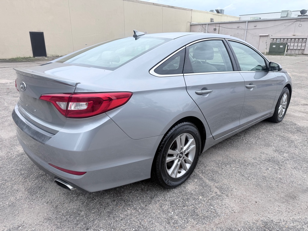 Photo 6 of this HYUNDAI SONATA