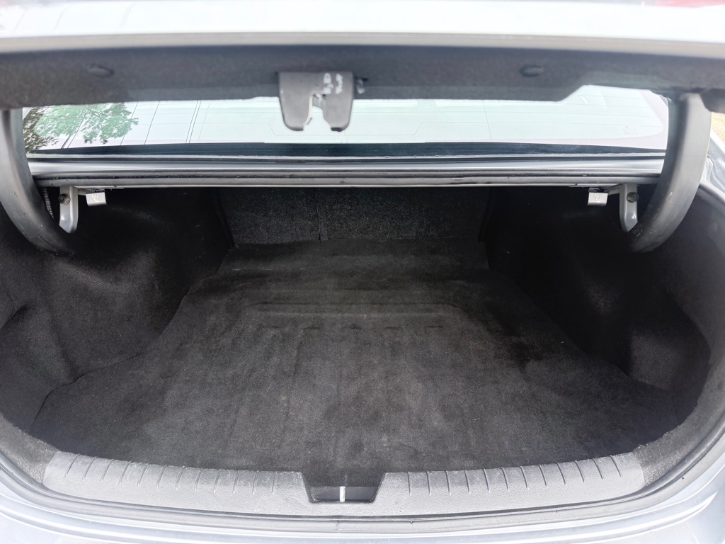 Photo 18 of this HYUNDAI SONATA