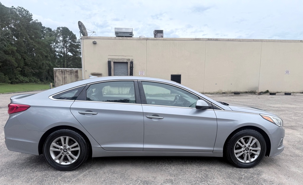 Photo 7 of this HYUNDAI SONATA