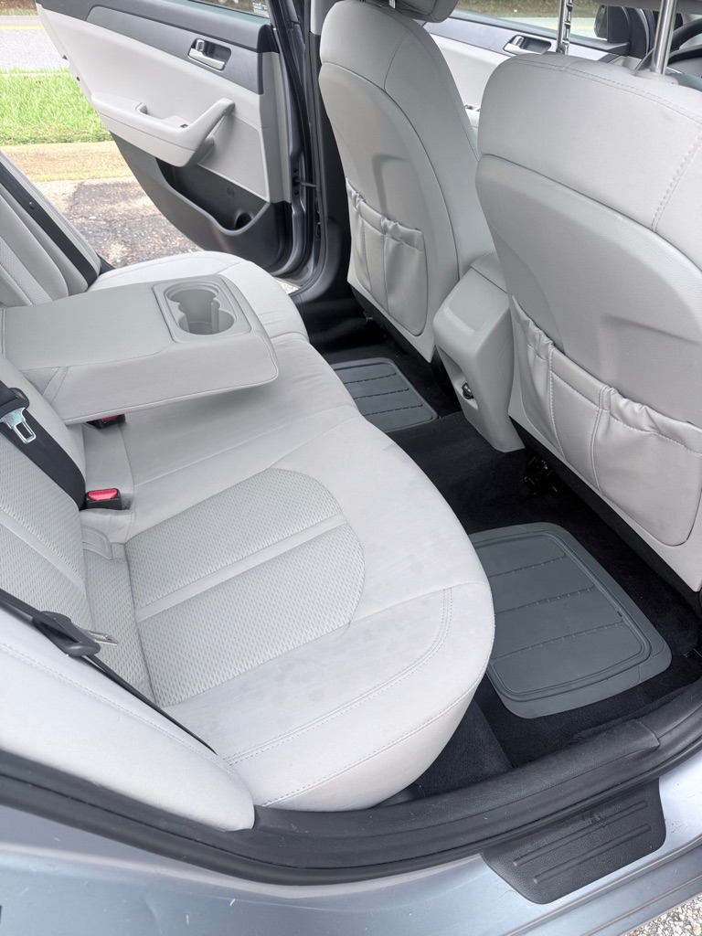 Photo 16 of this HYUNDAI SONATA