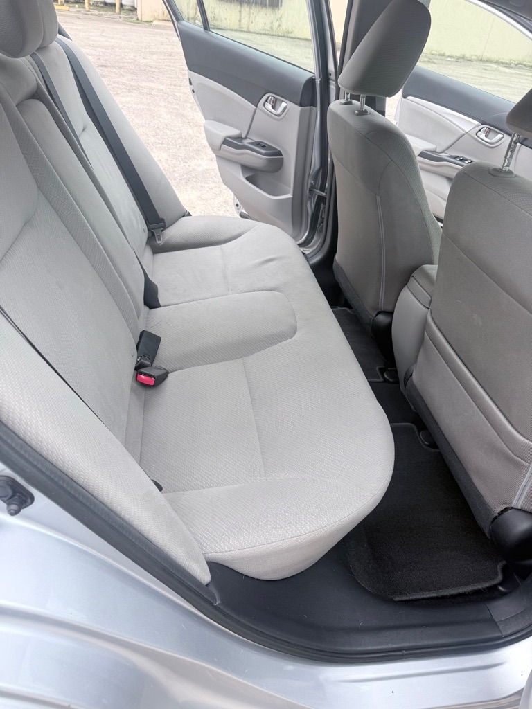 Photo 14 of this HONDA CIVIC