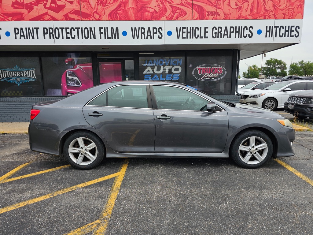 Gray 2012 Toyota Camry Sedan Front-Wheel Drive Automatic