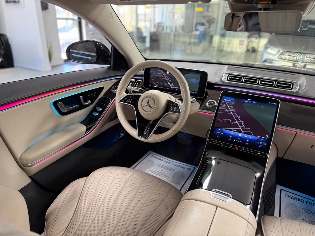 Photo 15 of this MERCEDES-BENZ S-CLASS
