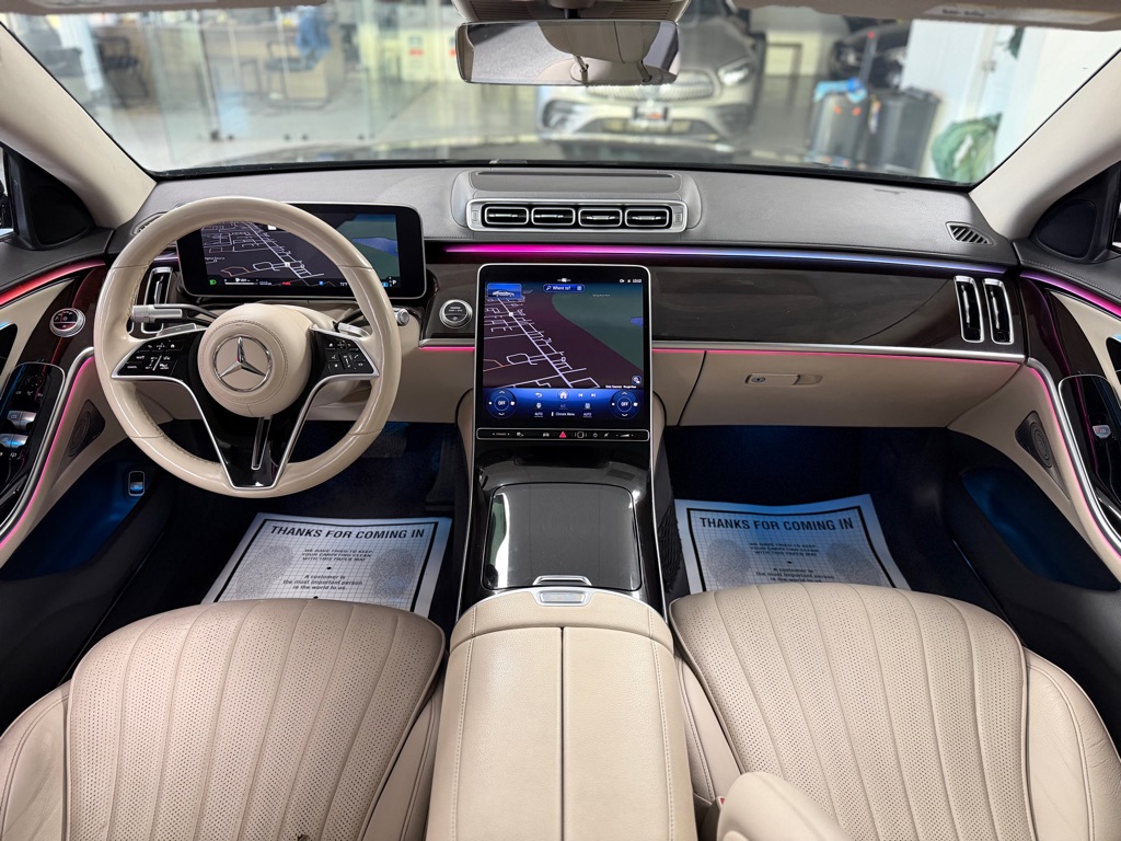 Photo 14 of this MERCEDES-BENZ S-CLASS