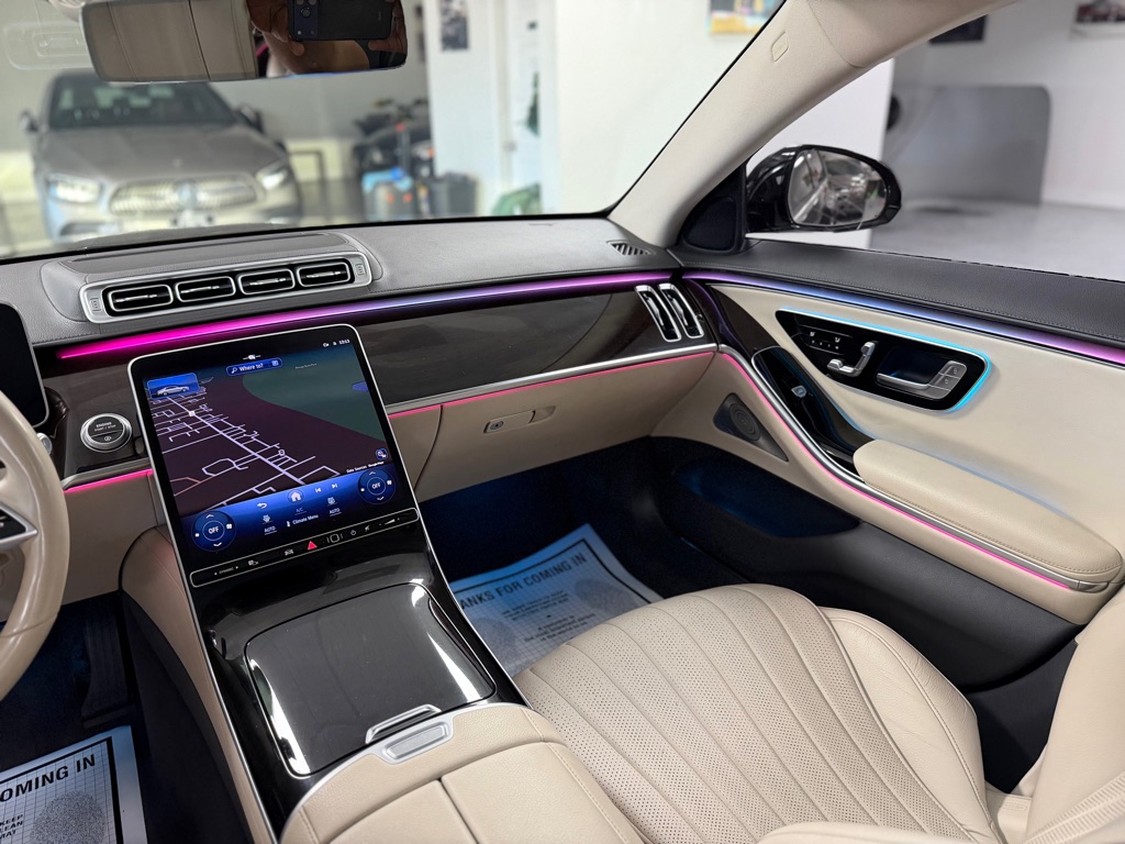 Photo 16 of this MERCEDES-BENZ S-CLASS