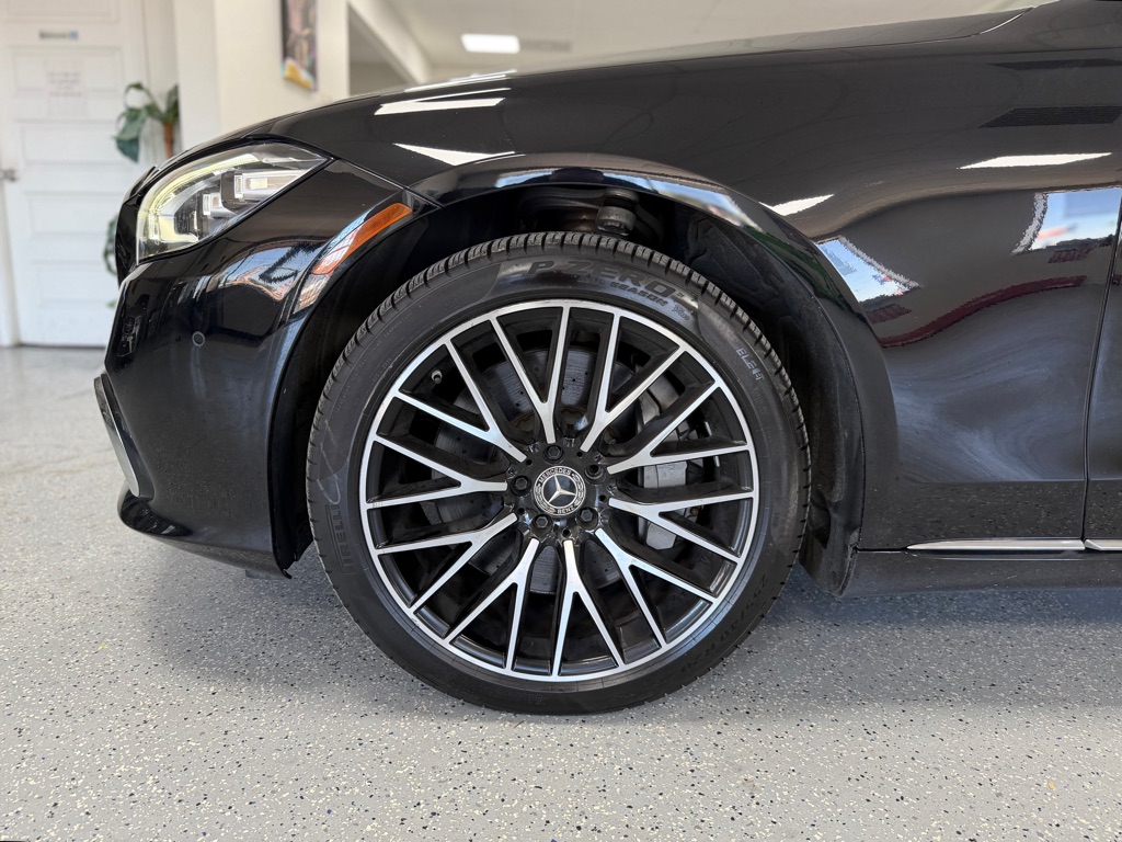 Photo 52 of this MERCEDES-BENZ S-CLASS