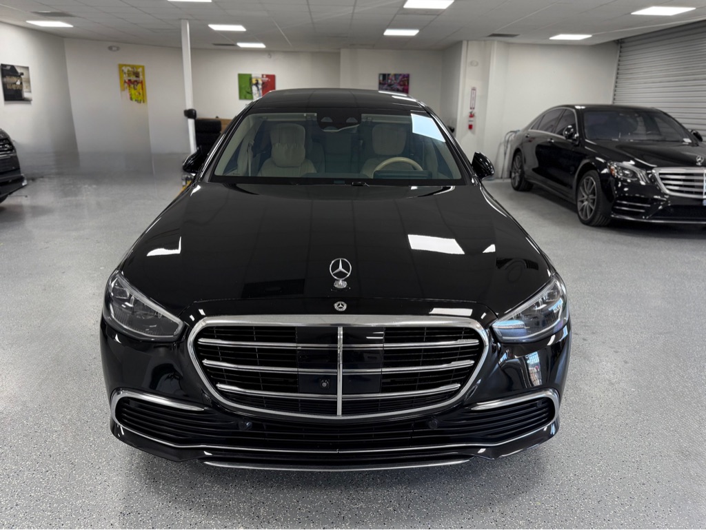 Photo 12 of this MERCEDES-BENZ S-CLASS