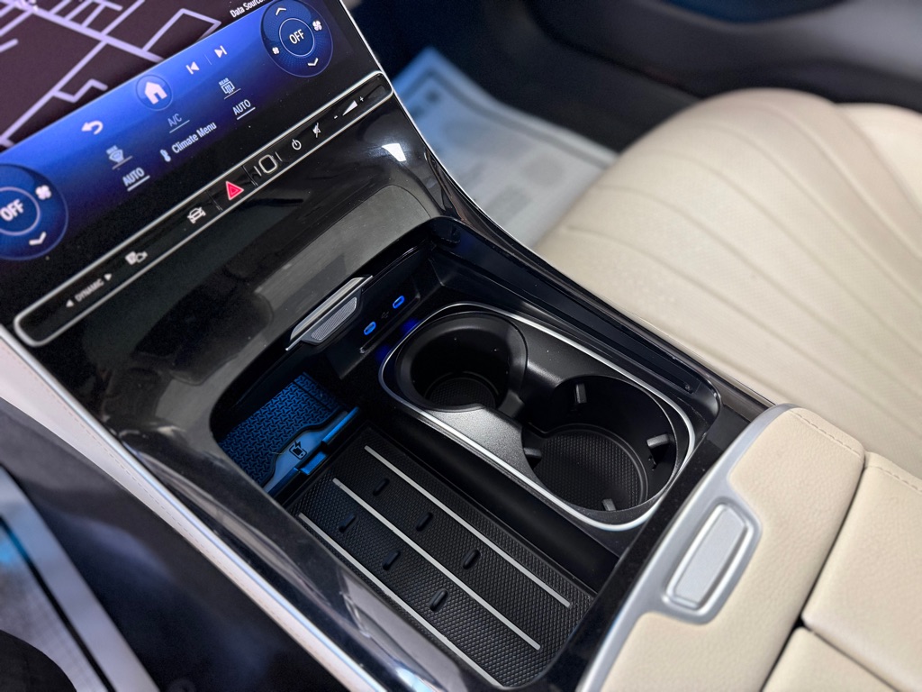 Photo 38 of this MERCEDES-BENZ S-CLASS