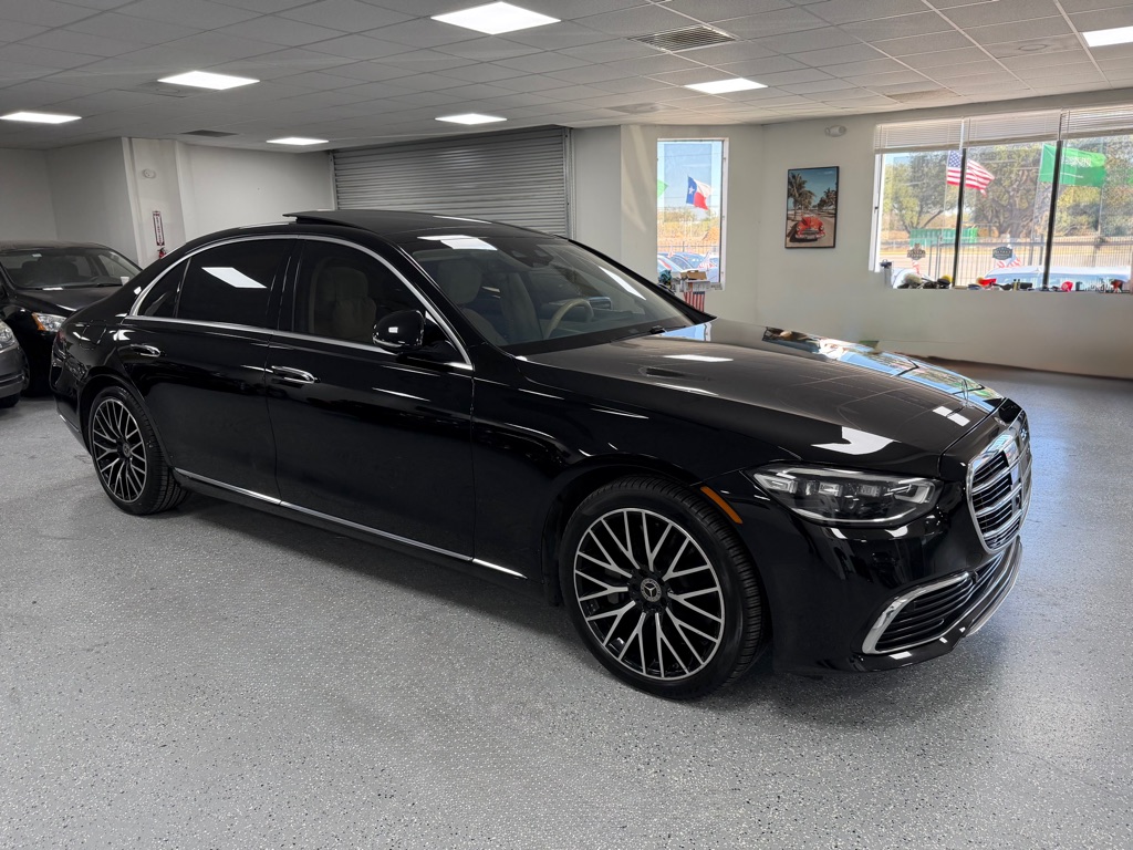 Photo 10 of this MERCEDES-BENZ S-CLASS