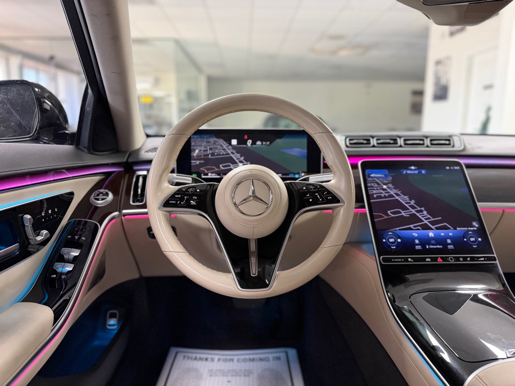 Photo 18 of this MERCEDES-BENZ S-CLASS