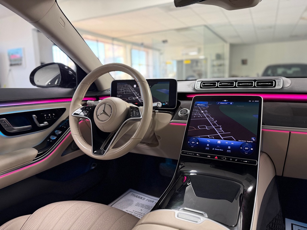 Photo 17 of this MERCEDES-BENZ S-CLASS